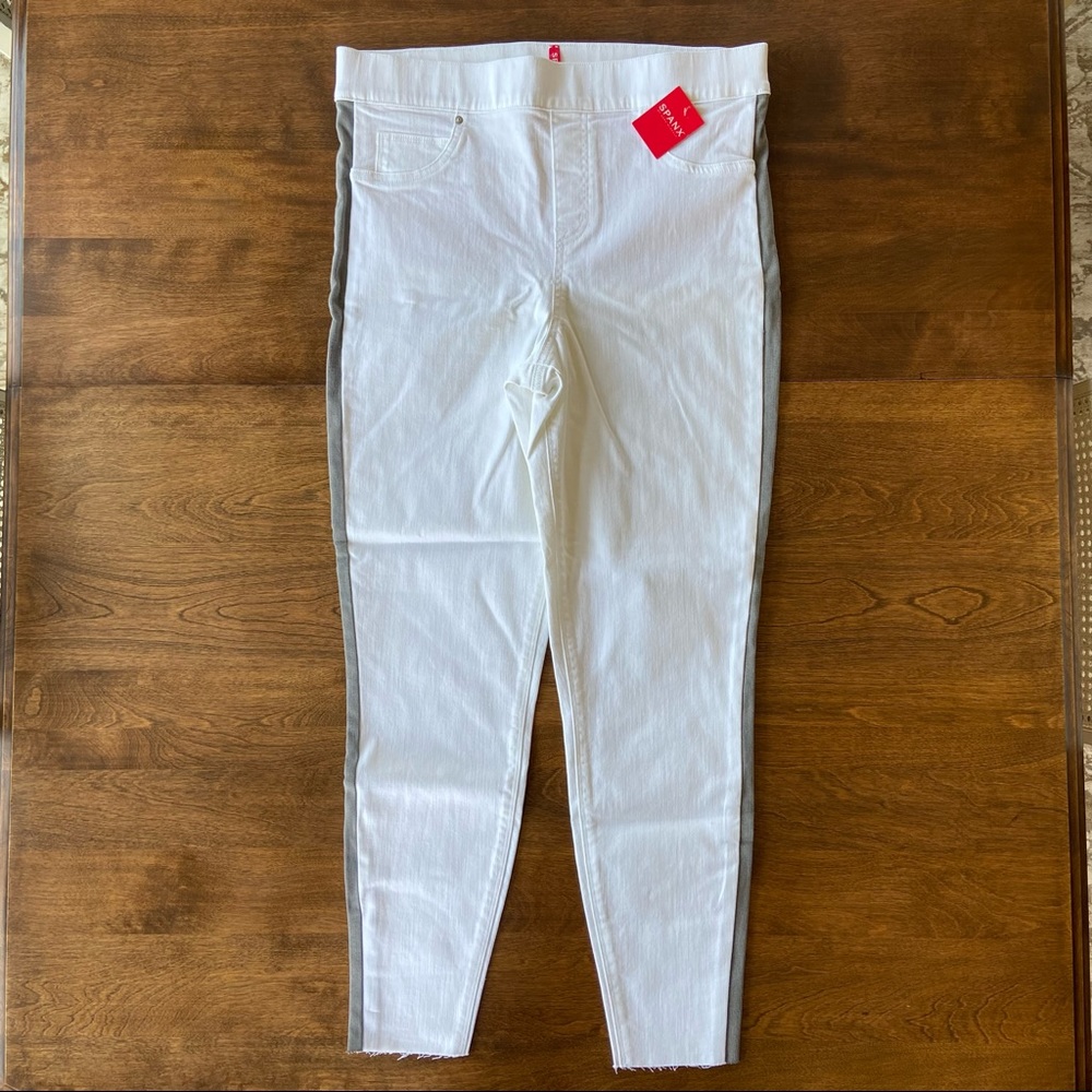 Spanx Distressed Skinny Jean W/Side Stripe XL White & Gray